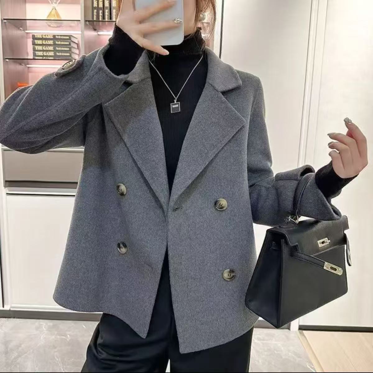 Double-breasted reversible wool coat