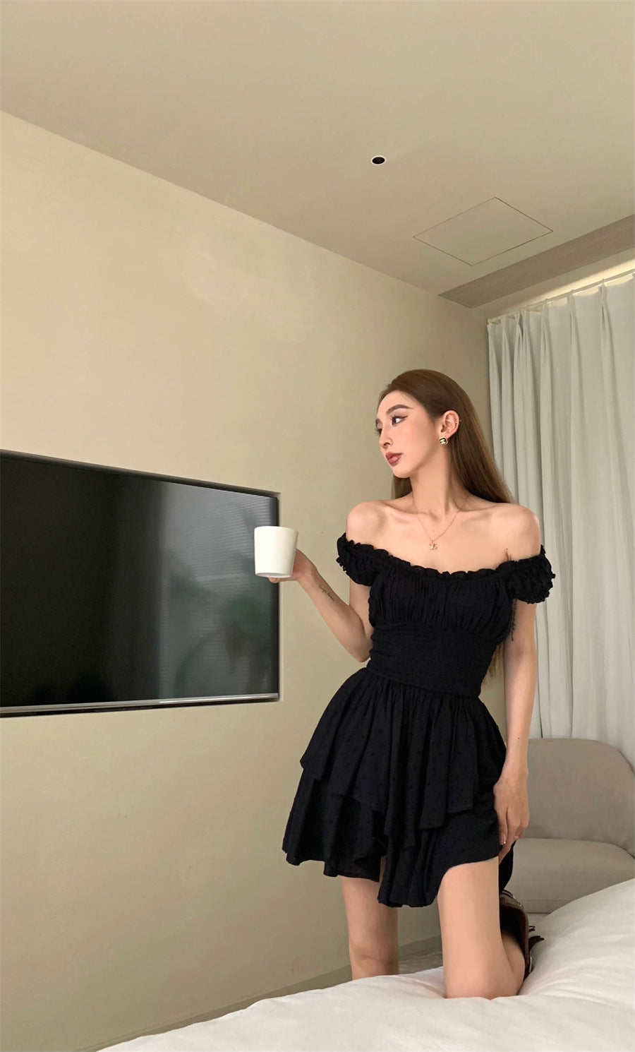 One-shoulder sleeveless suspender dress for women