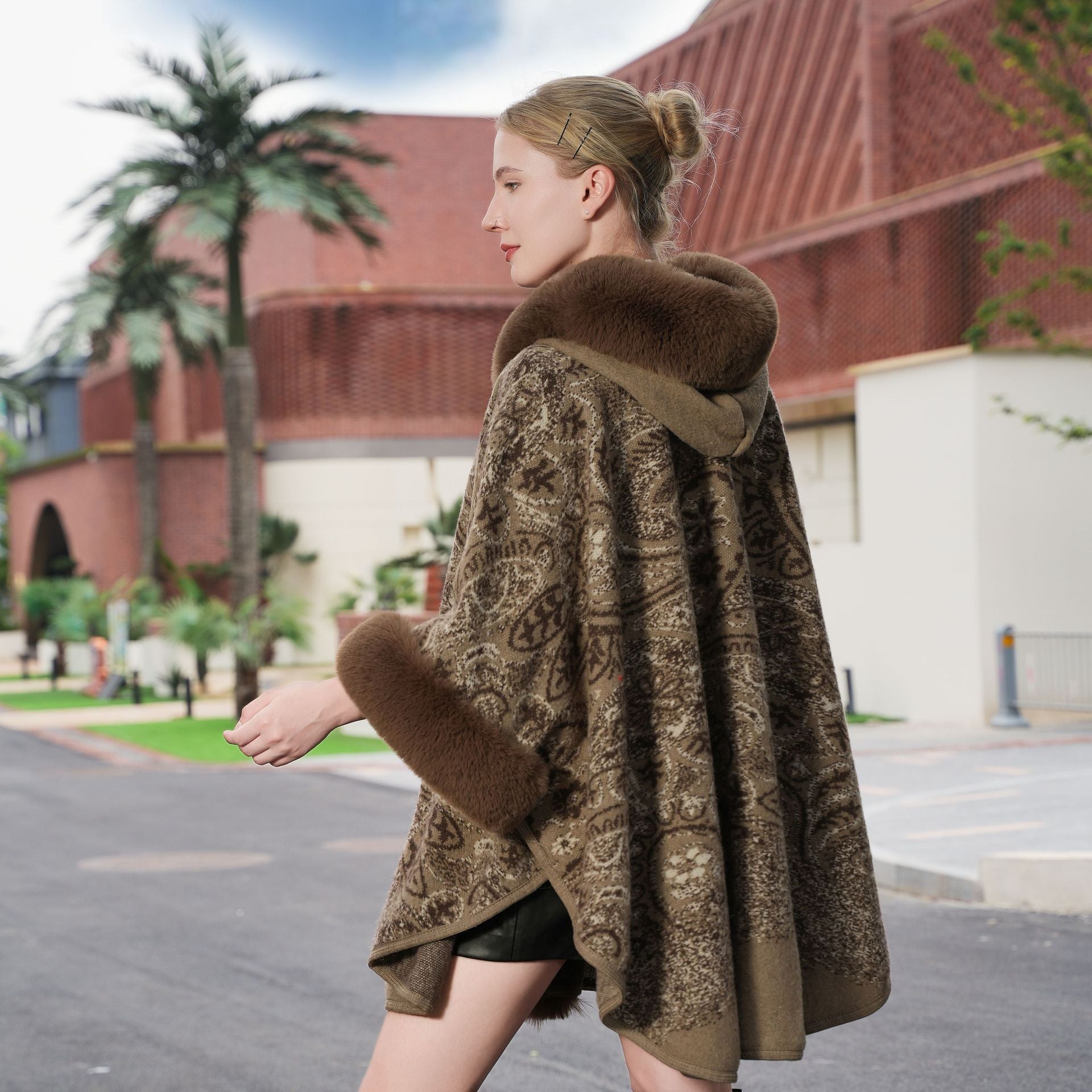 Knitted Printed Women's Cape Coat