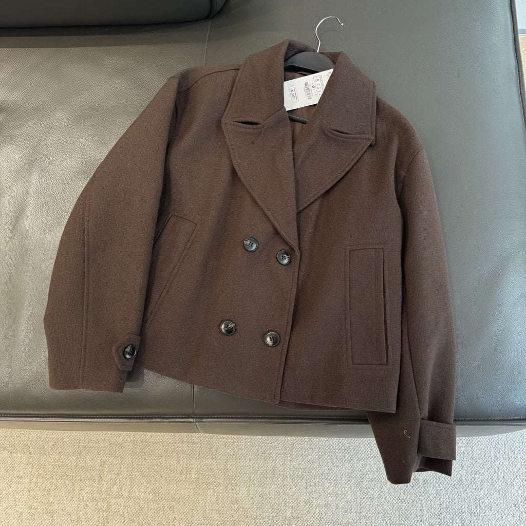 Short coat with lapel and double lapels