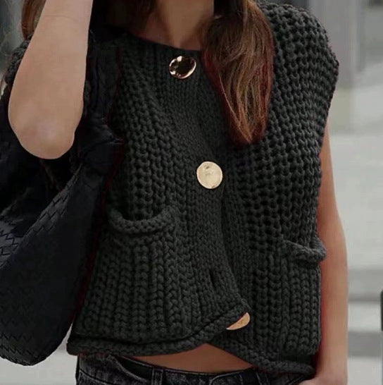 Short sleeve knitted cardigan without sleeves