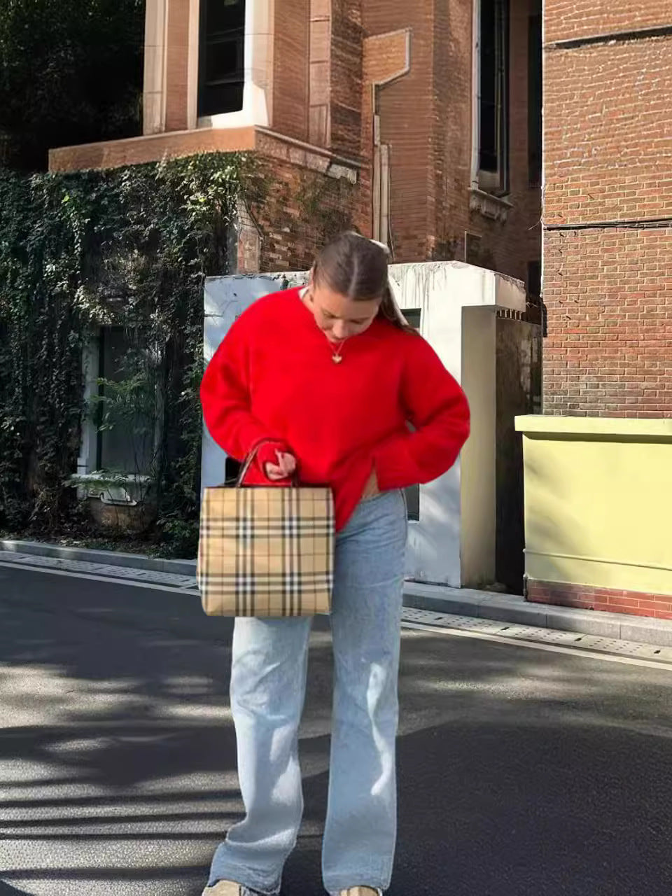 Round-neck loose-fitting pullover long-sleeve