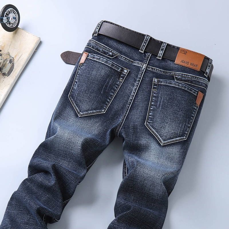 Men's straight-leg jeans