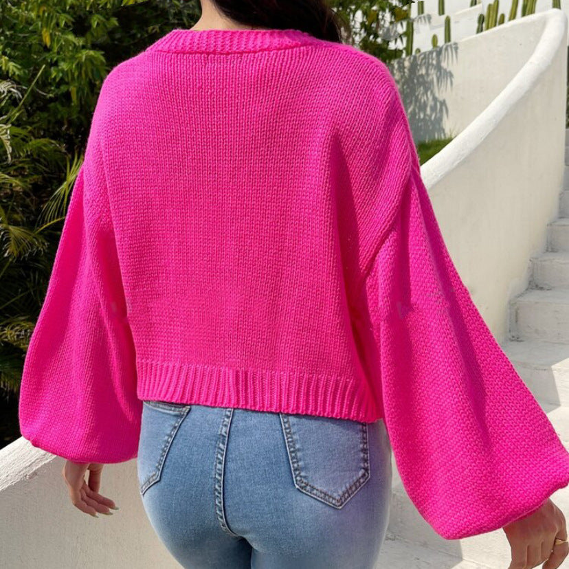Loose-fitting short knit cardigan
