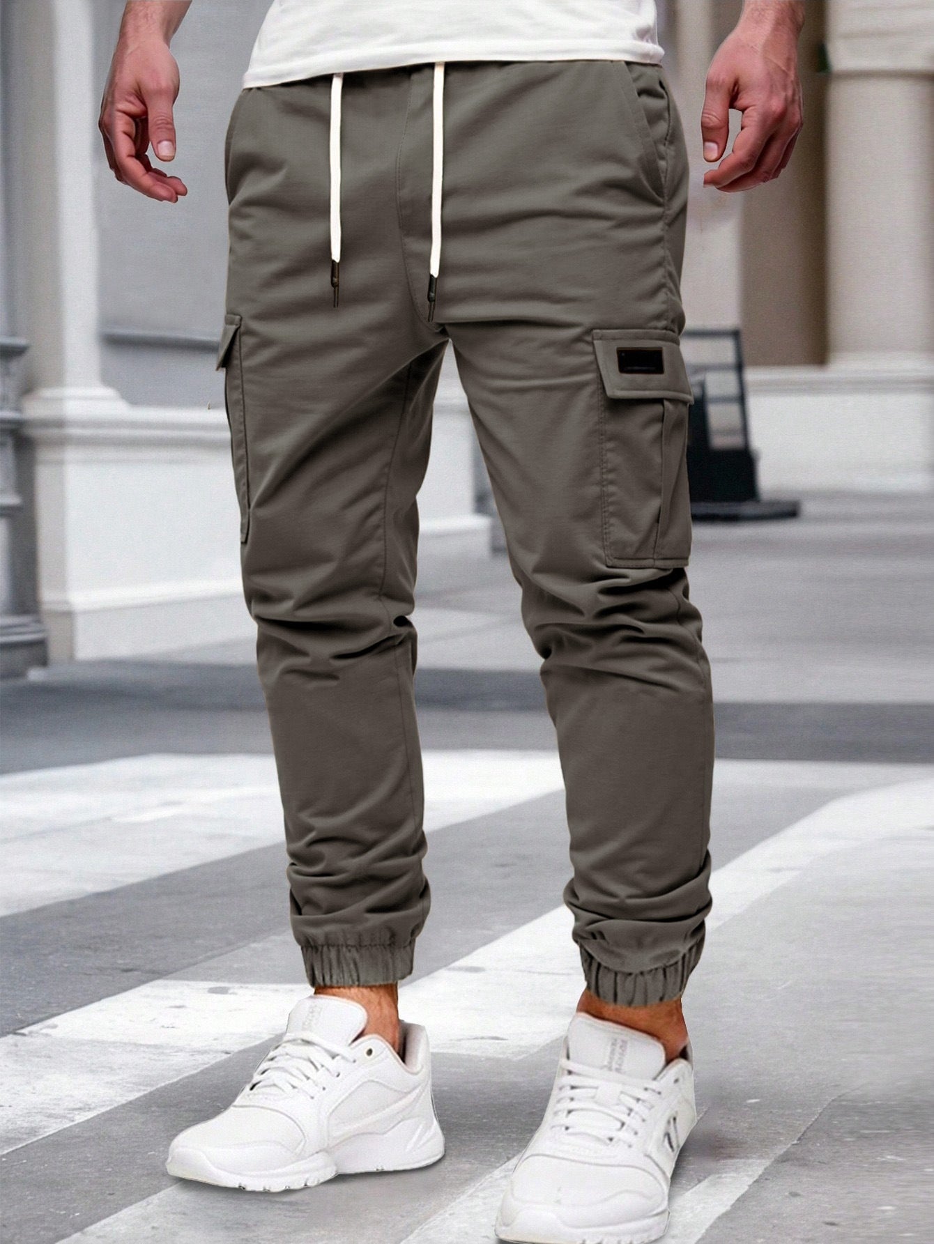 Relaxing multi-pocket work trousers