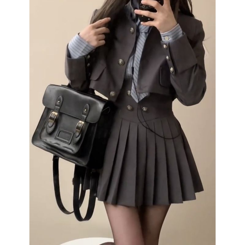 College-style short-sleeved suit skirt set