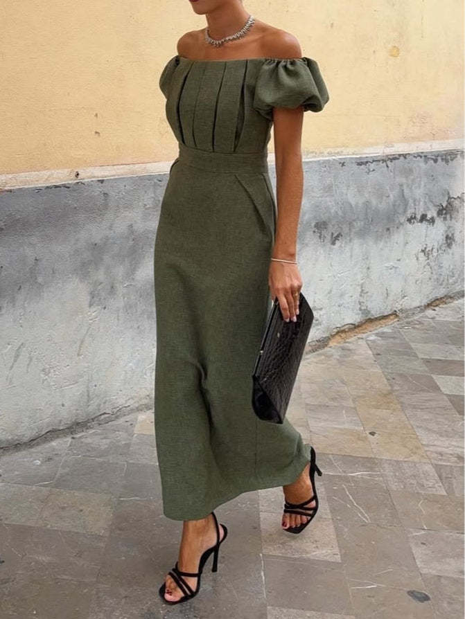 Elegant and slim-fitting short-sleeved long dress