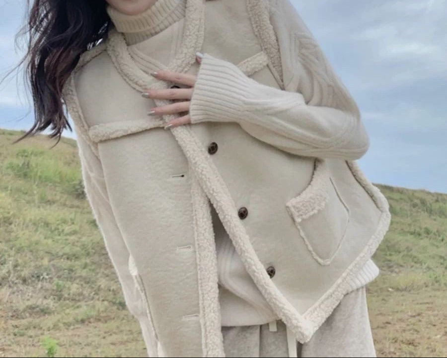 Women's Faux Fur Vest with Round Neck