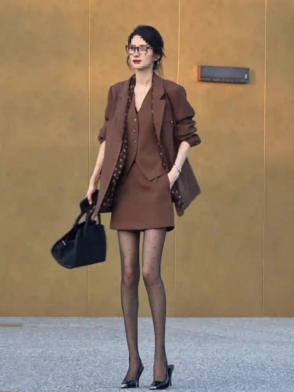 Sharp and polished business suit - Three-piece set suit jacket, vest, and skirt