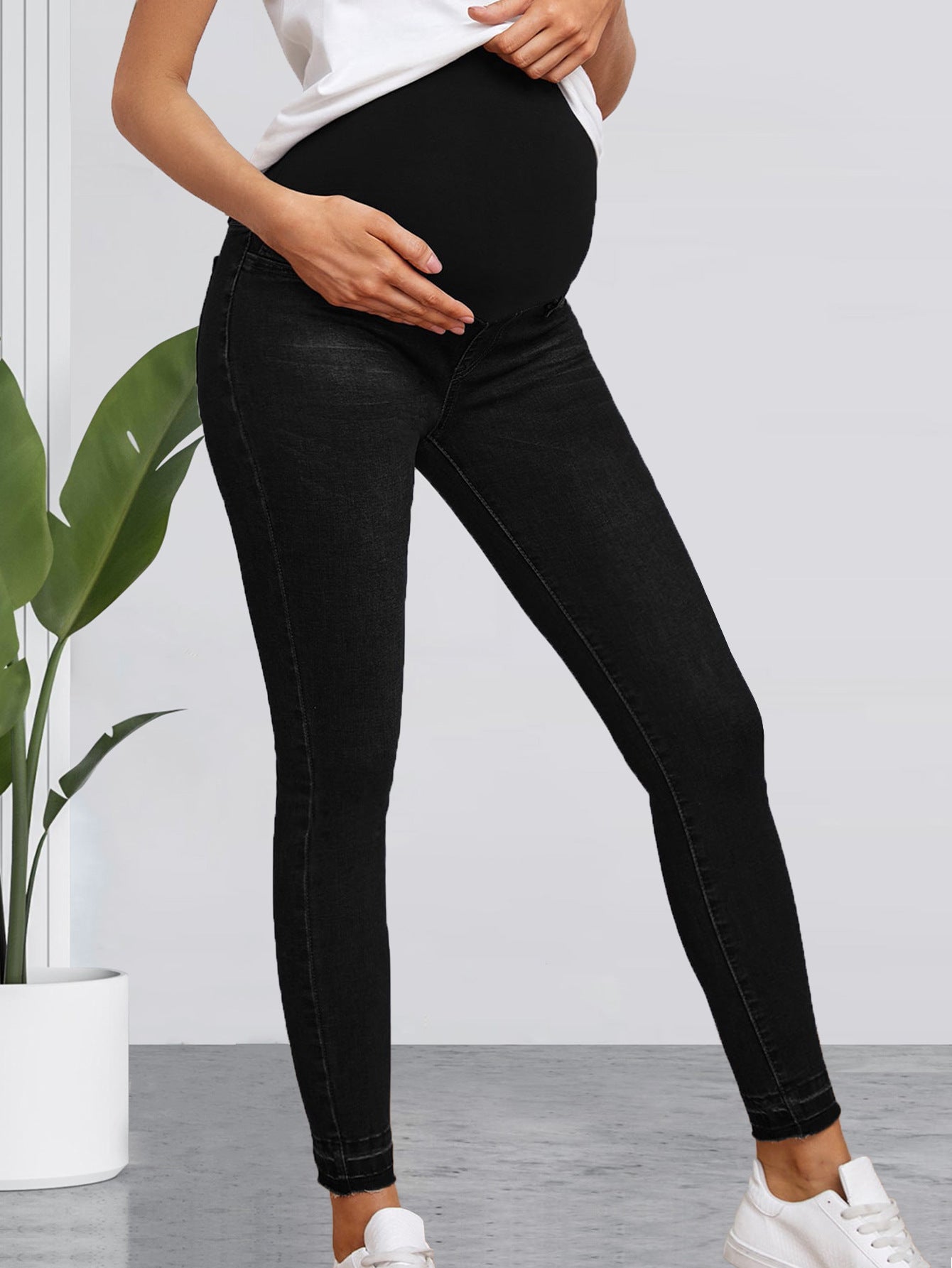 Maternity High-Waisted Stretch Denim Pants