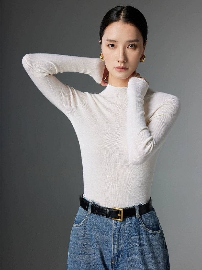 Half-turtleneck and long sleeves sweater