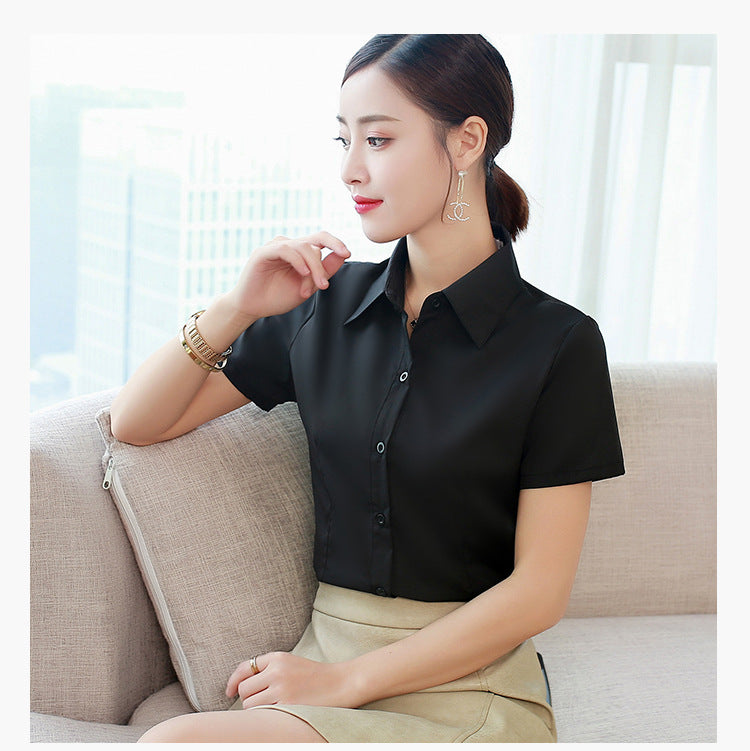 Short-sleeved women's blouse