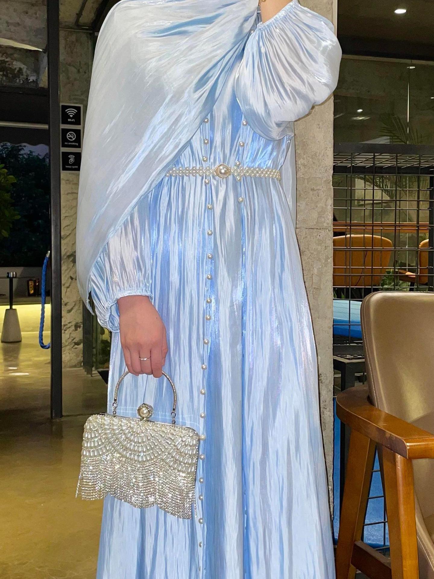 Flowing fabric three-piece dress robe