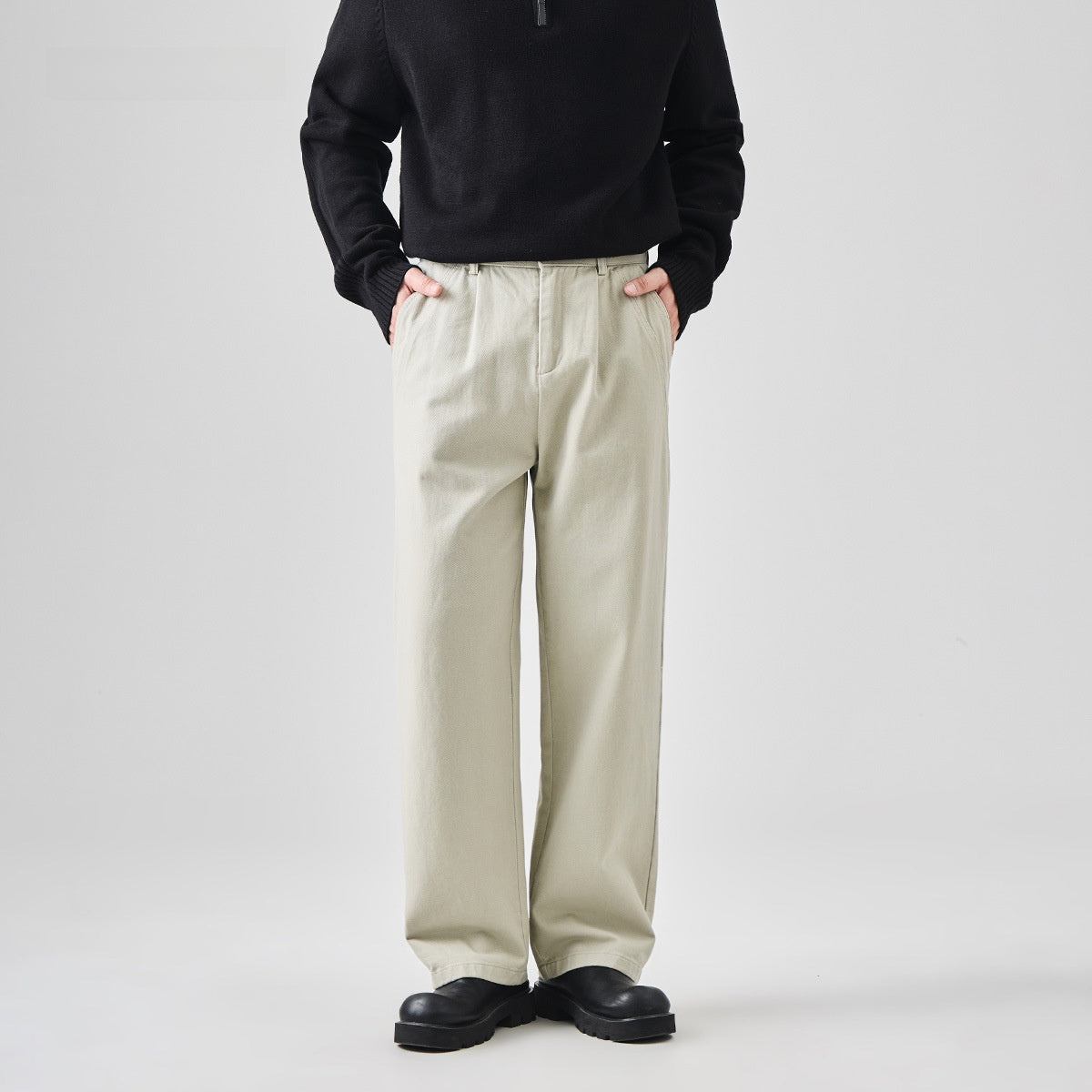 Semi-elastic trousers
