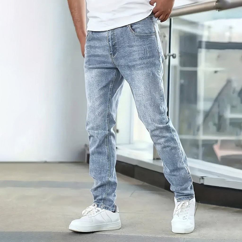Men's casual solid-colored jeans