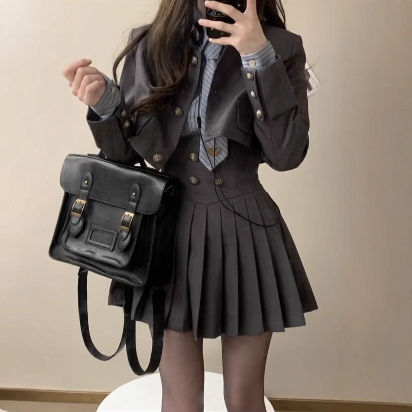 College-style short-sleeved suit skirt set