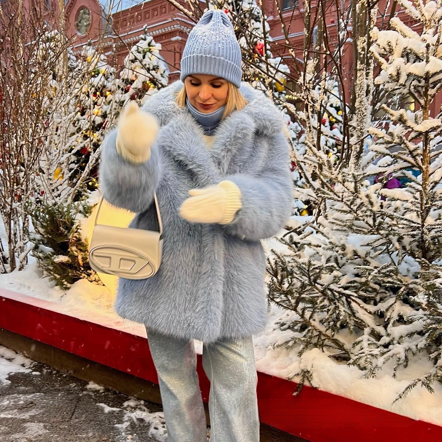 Women's Faux Fur Mid-Length Coat with Extended Collar