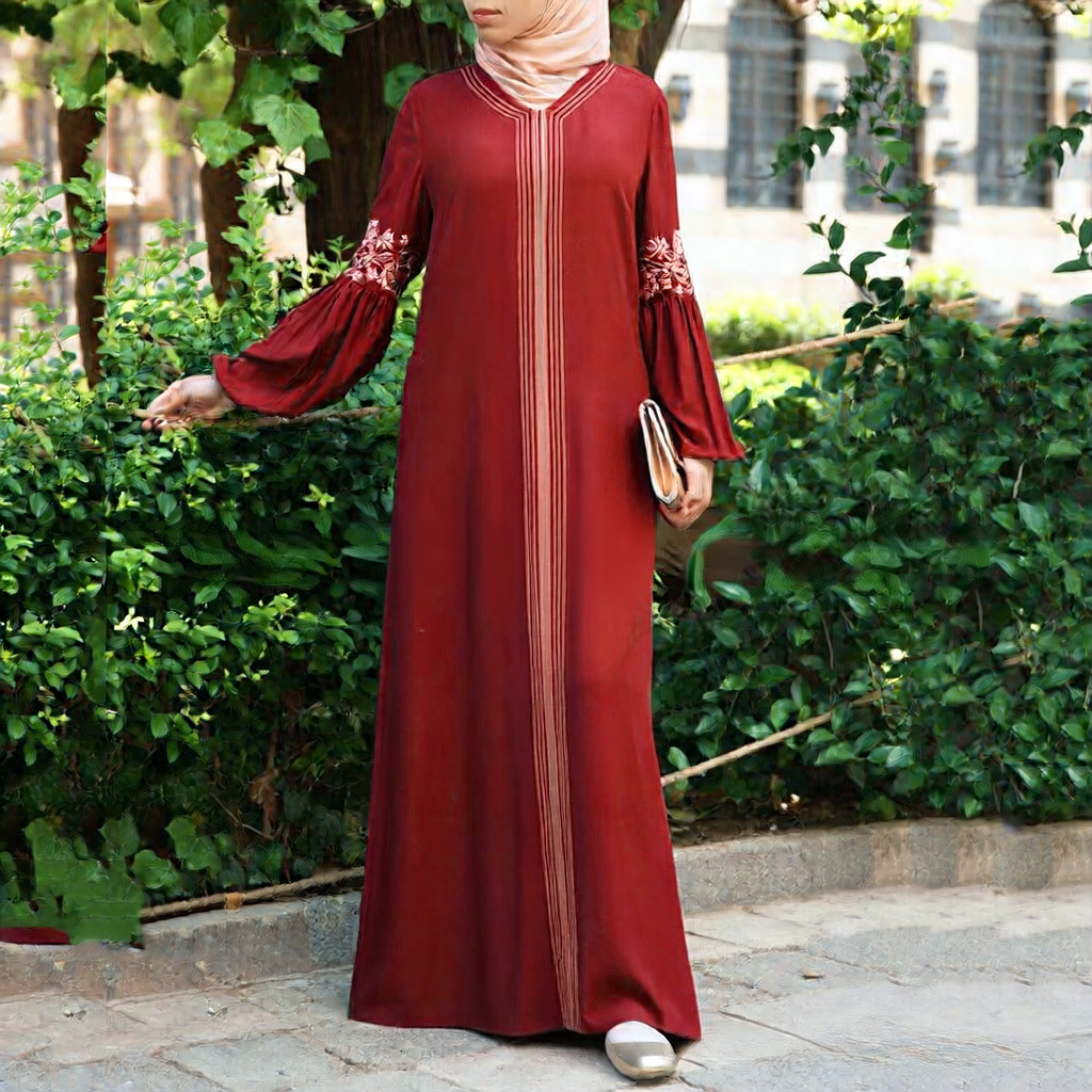Embroidered dress or robe