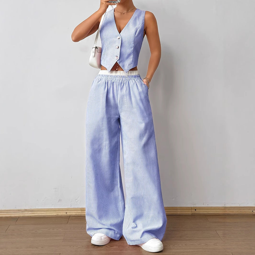 V-neck pullover contrasting color high-waisted pants