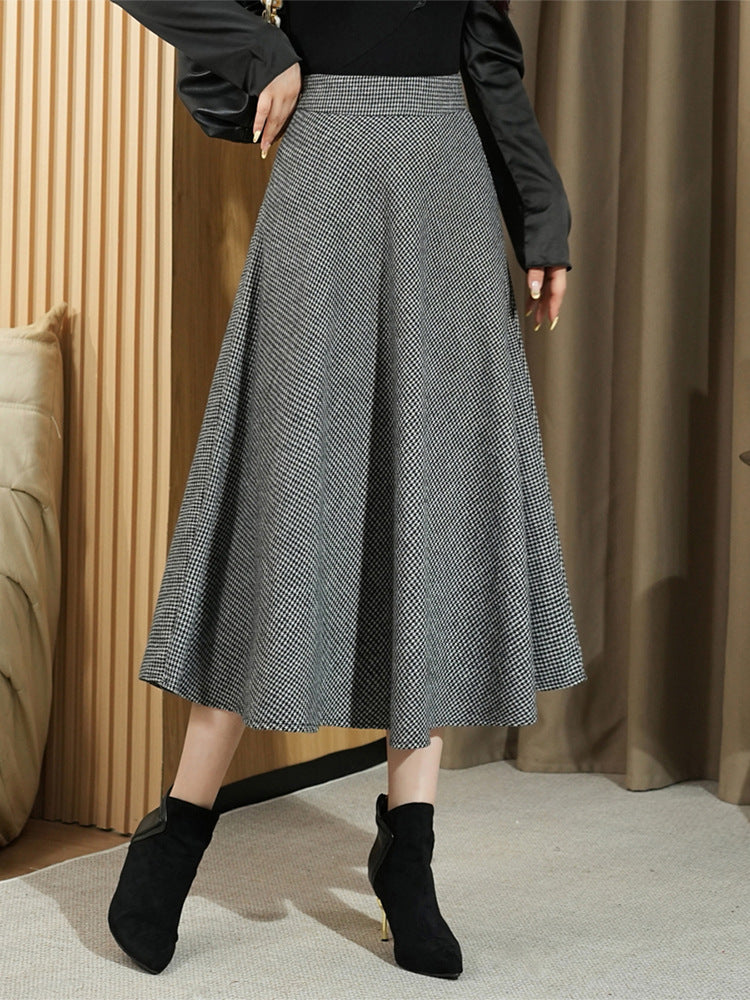 High-waisted slimming A-line skirt