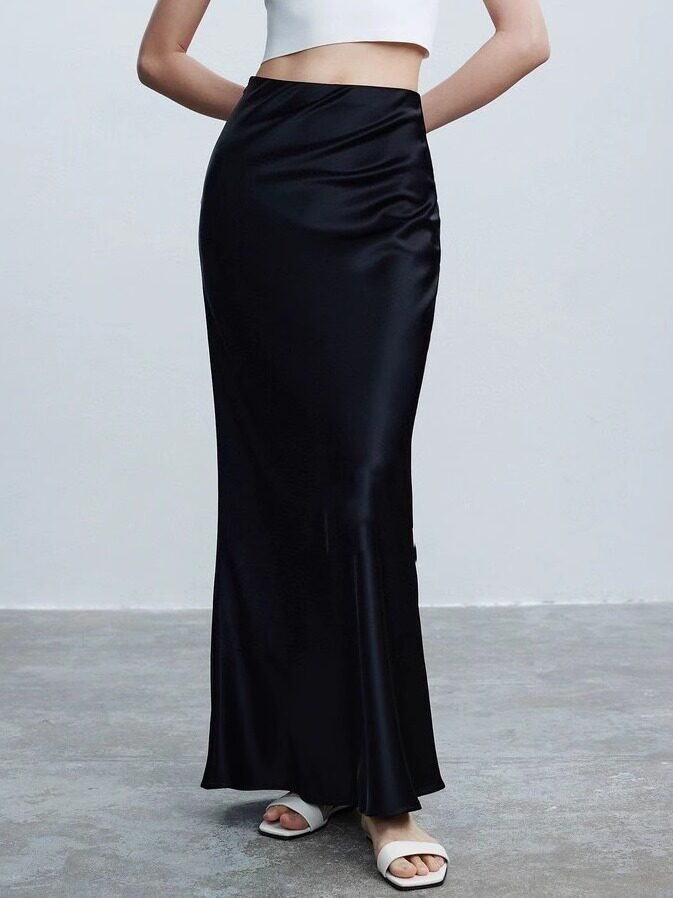 Lace half-length skirt