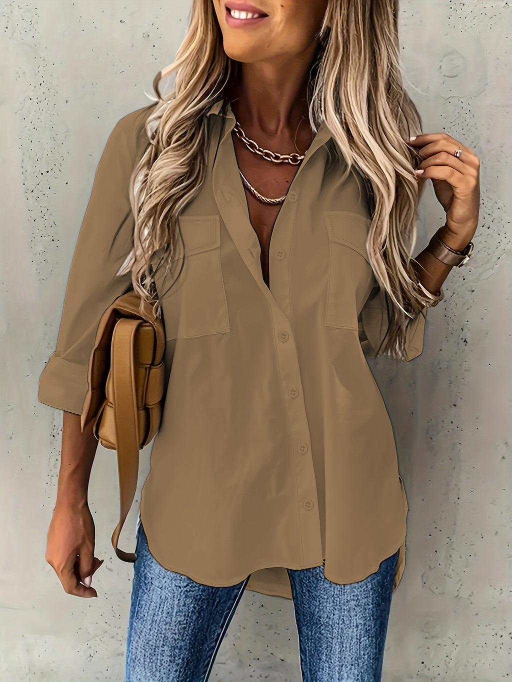 Loose-fitting long-sleeved collared shirt