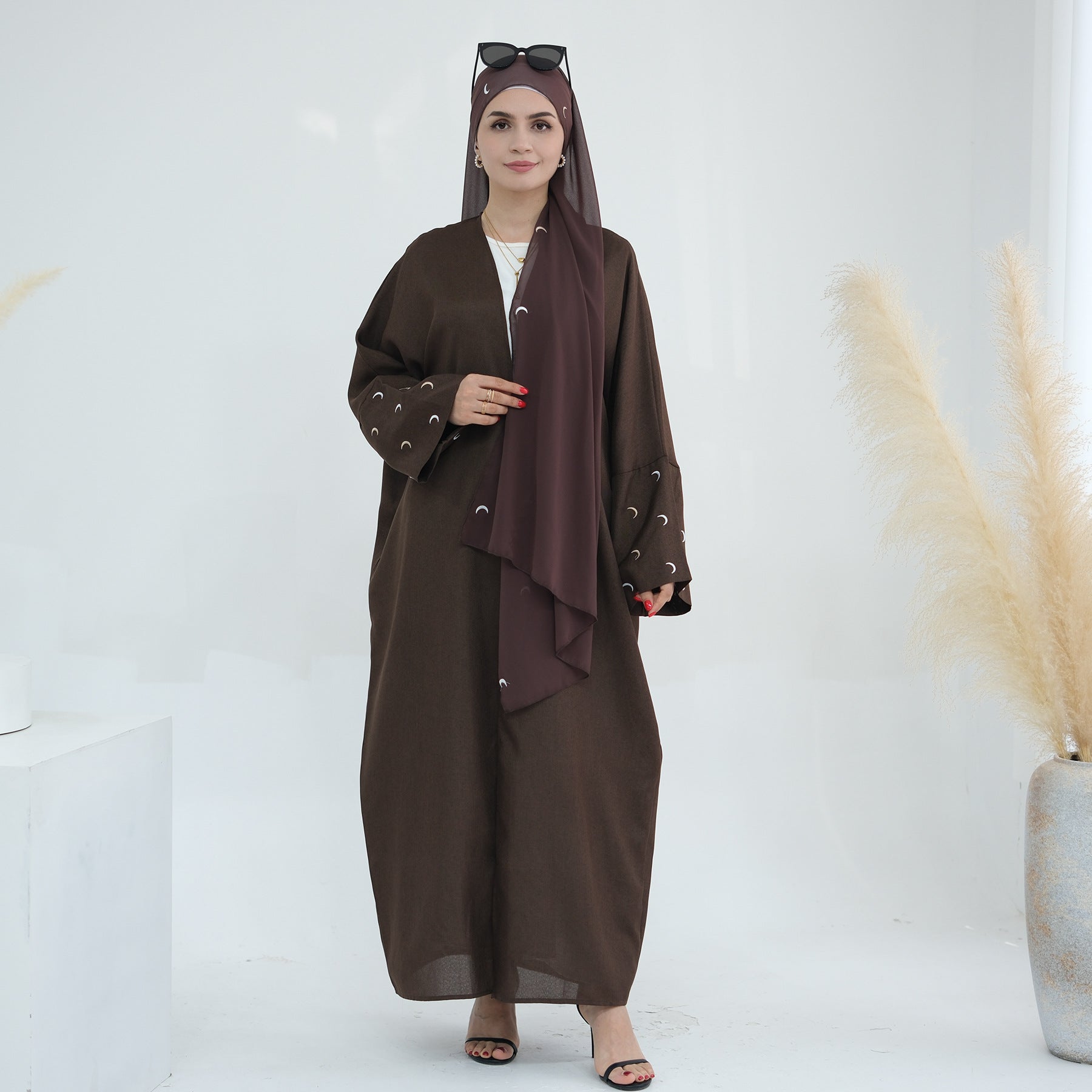 Embroidered elegant cardigan robe