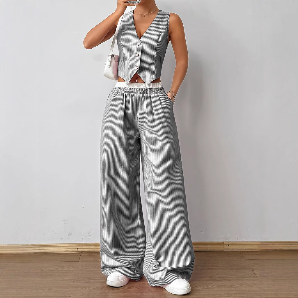 V-neck pullover contrasting color high-waisted pants