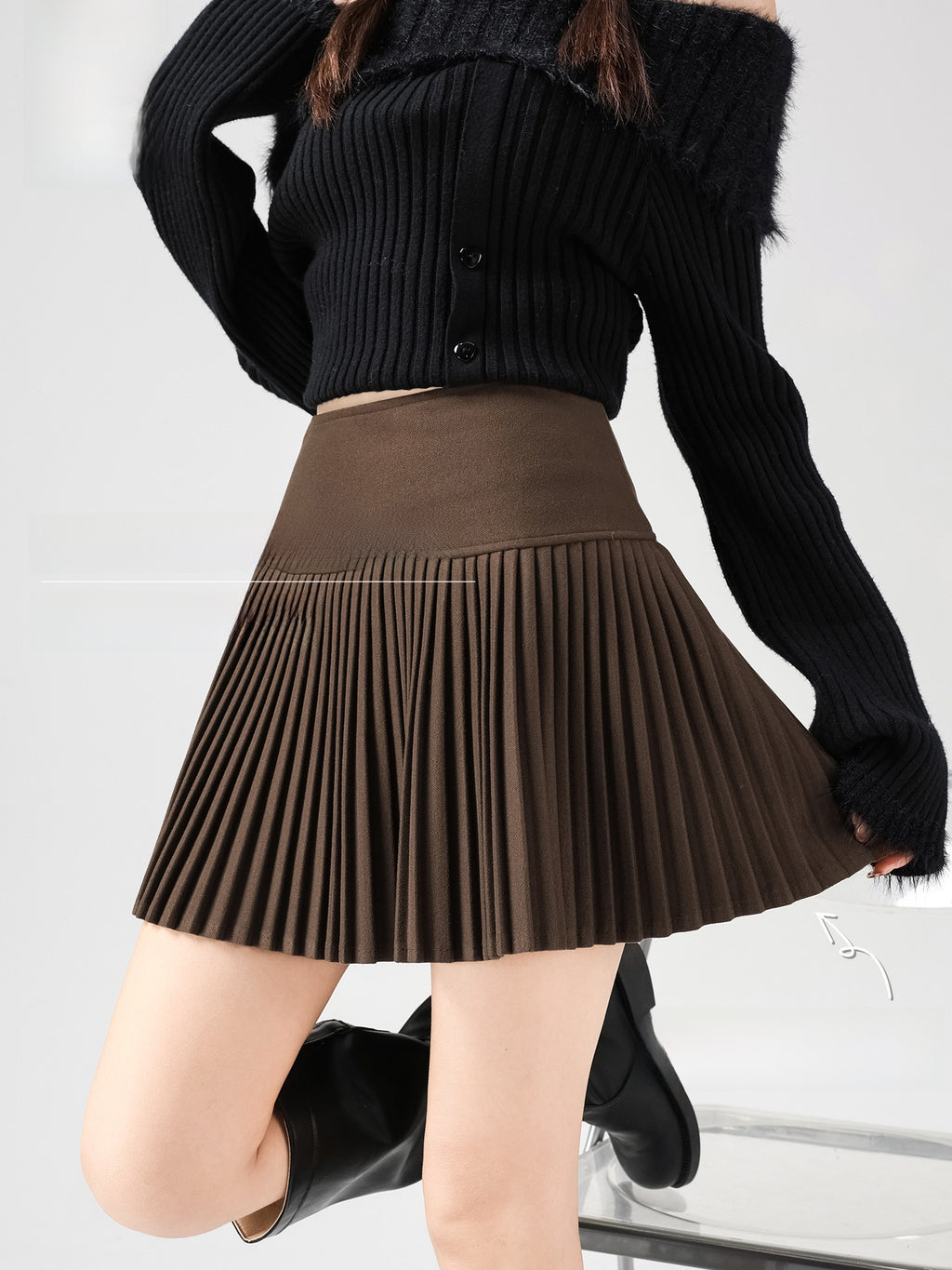 Brown woolen pleated skirt