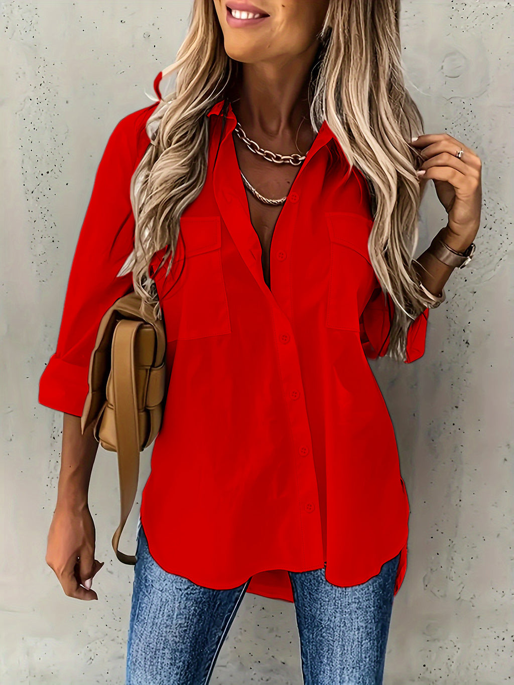 Loose-fitting long-sleeved collared shirt