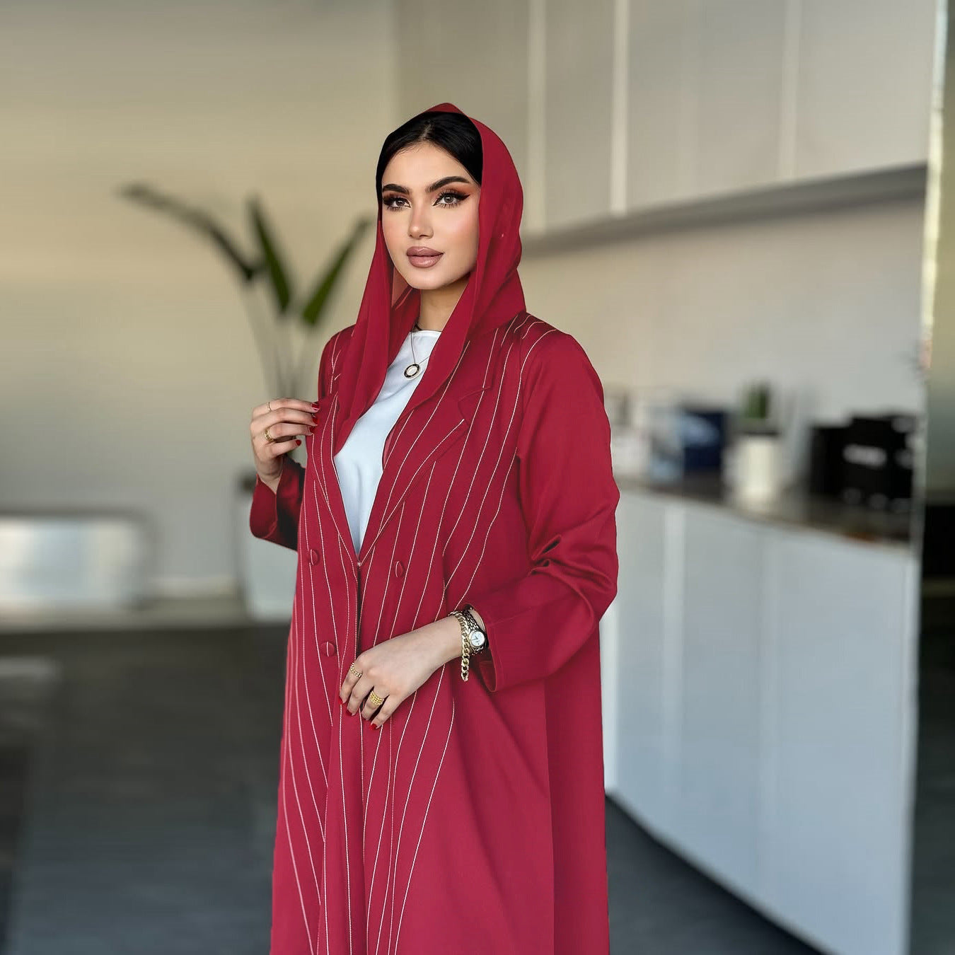Contrasting color stripe robe