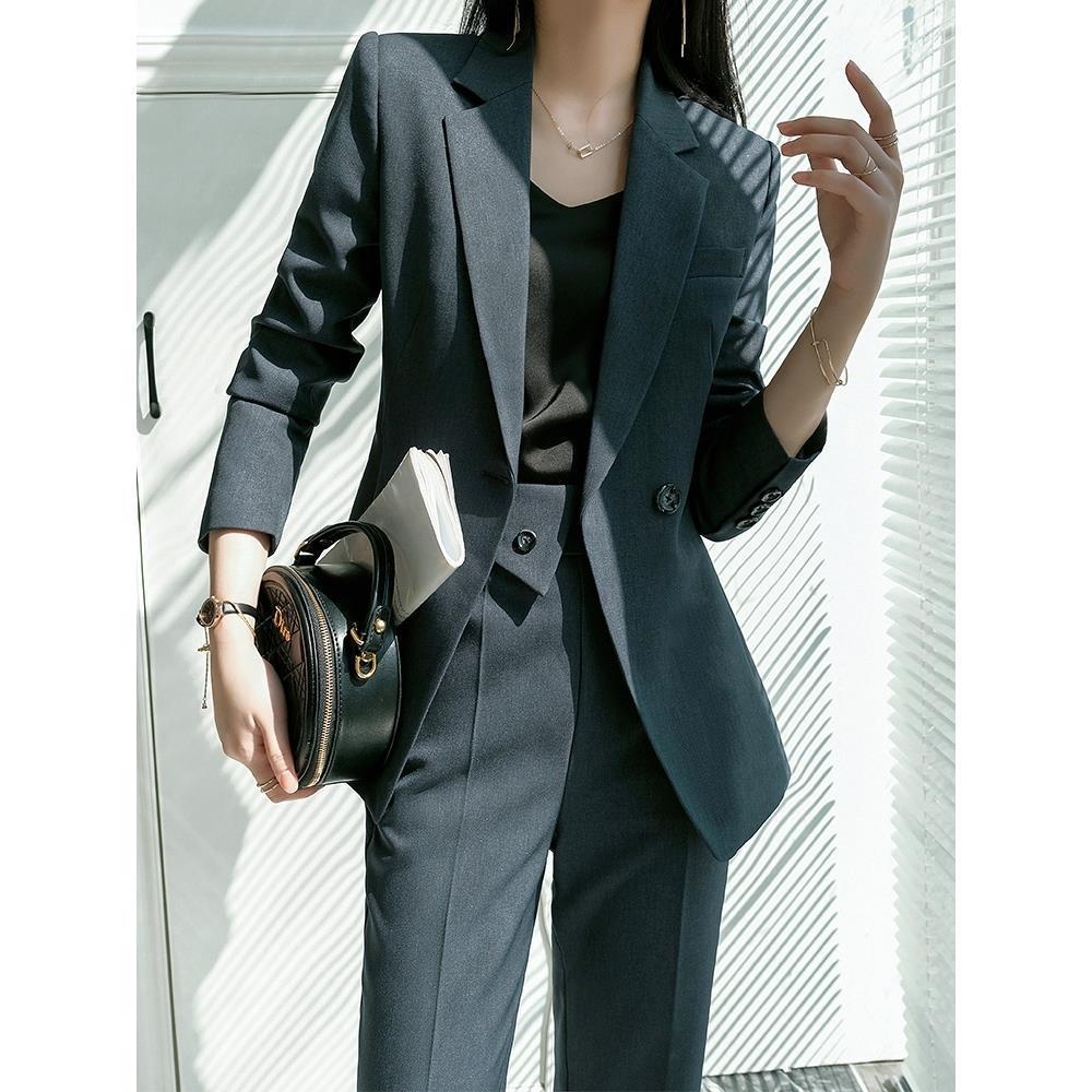 Tailored suit